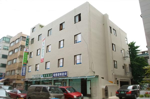 주변 편의시설 (마트, 편의점, 약국, 병원)